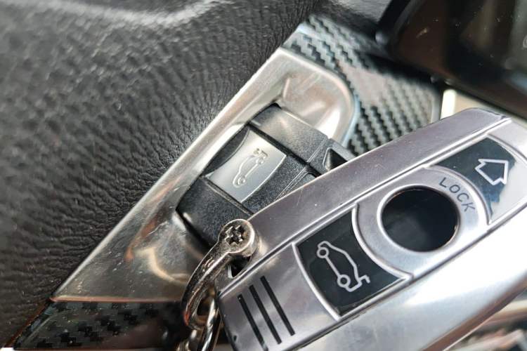 Used BMW X6 2011 xDrive35i Vehicle Key