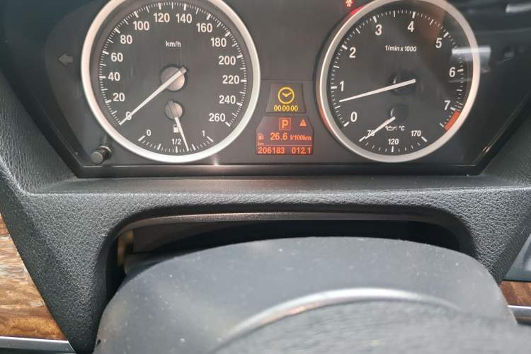Used BMW X6 2011 xDrive35i Odometer Close Up