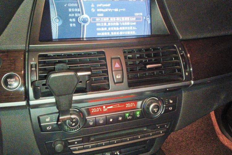 Used BMW X6 2011 xDrive35i Audio And AC Panel