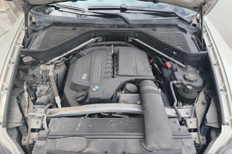 Used BMW X6  Engine Bay