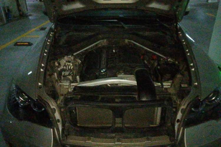 Used BMW X6 2011 xDrive35i Engine Bay