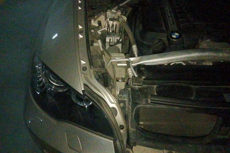 Used BMW X6 2011 xDrive35i Engine Bay Right