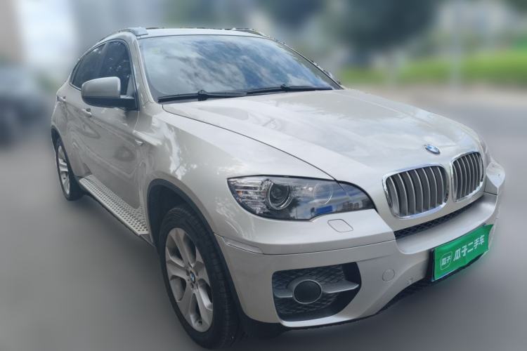 Used BMW X6  Front Right 45 Deg