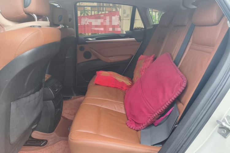 Used BMW X6  Left Rear Seat