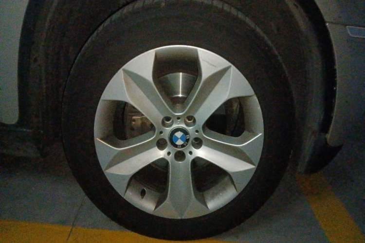Used BMW X6 2011 xDrive35i Right Front Wheel Hub