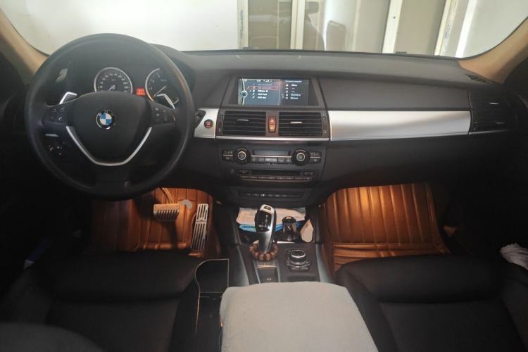 Used BMW X6  Center Console