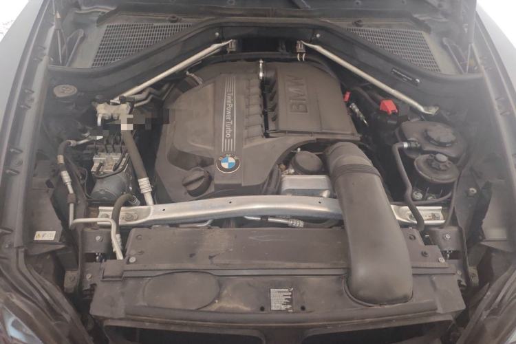 Used BMW X6  Engine Bay