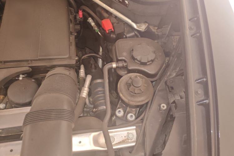 Used BMW X6  Engine Bay Left