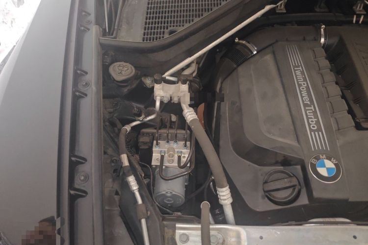 Used BMW X6  Engine Bay Right