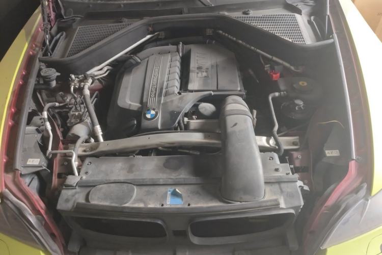 Used BMW X6 2011 xDrive35i Engine Bay