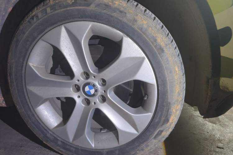 Used BMW X6 2011 xDrive35i Right Front Wheel Hub