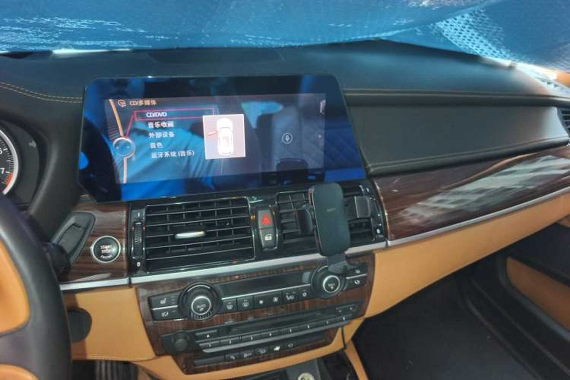 Used BMW X6 2011 xDrive35i Audio And AC Panel