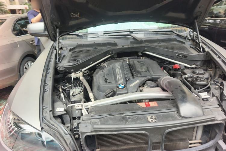 Used BMW X6 2011 xDrive35i Engine Bay