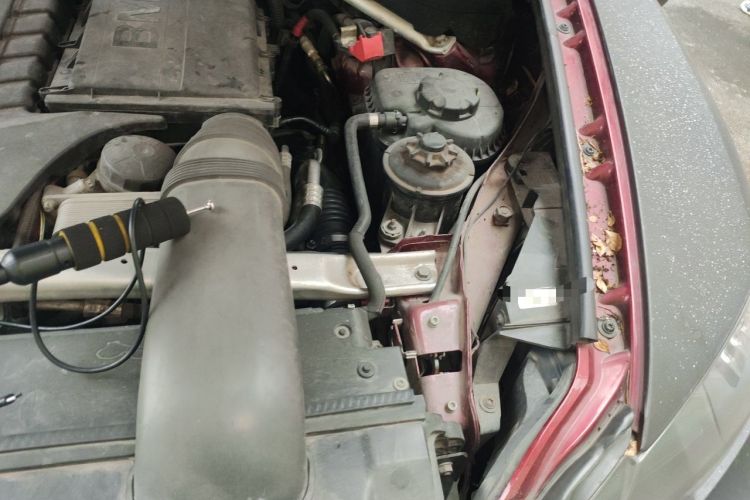 Used BMW X6 2011 xDrive35i Engine Bay Left