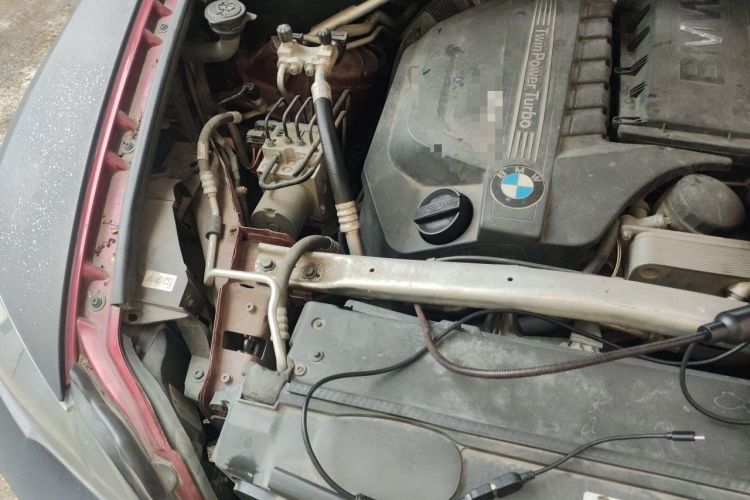 Used BMW X6 2011 xDrive35i Engine Bay Right