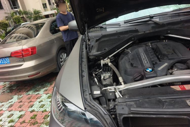 Used BMW X6 2011 xDrive35i Engine Bay Right