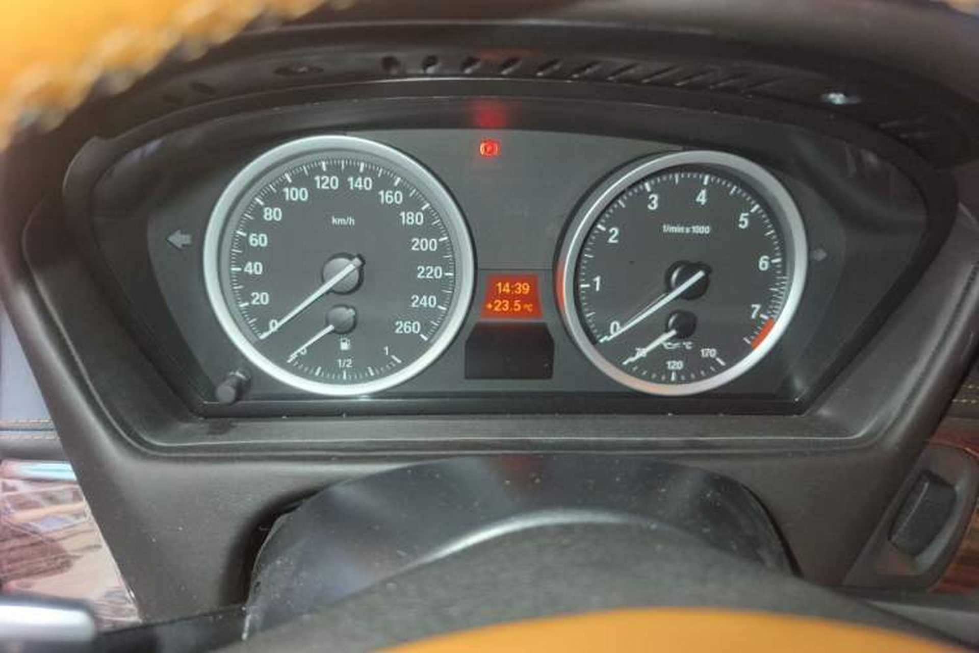 Used BMW X6 2011 xDrive35i Odometer Close Up