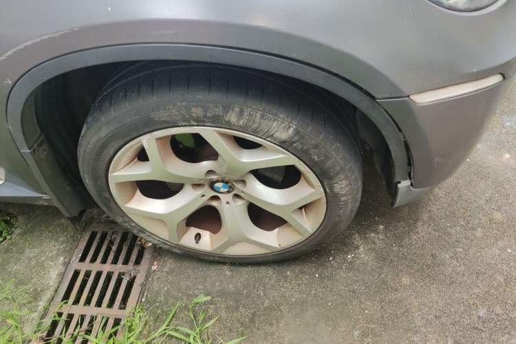 Used BMW X6 2011 xDrive35i Right Front Wheel Hub