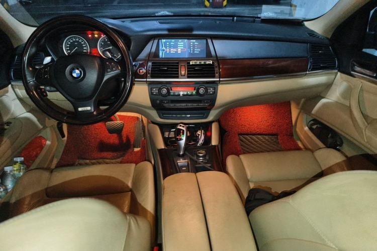 Used BMW X6 2011 xDrive35i Center Console