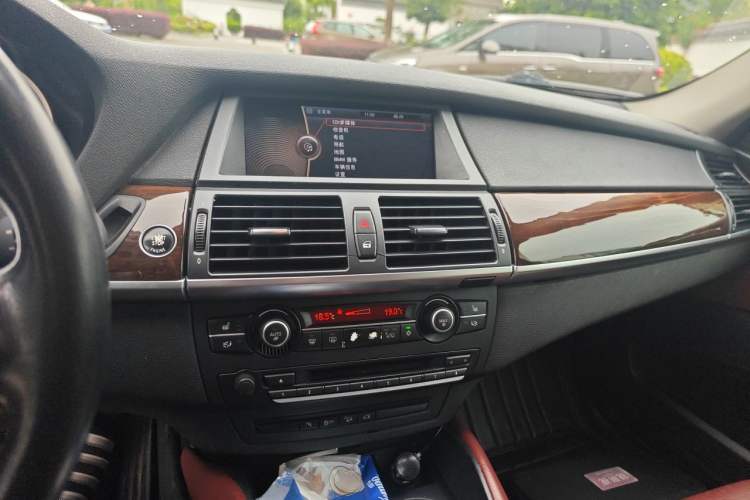 Used BMW X6 2011 xDrive35i Audio And AC Panel