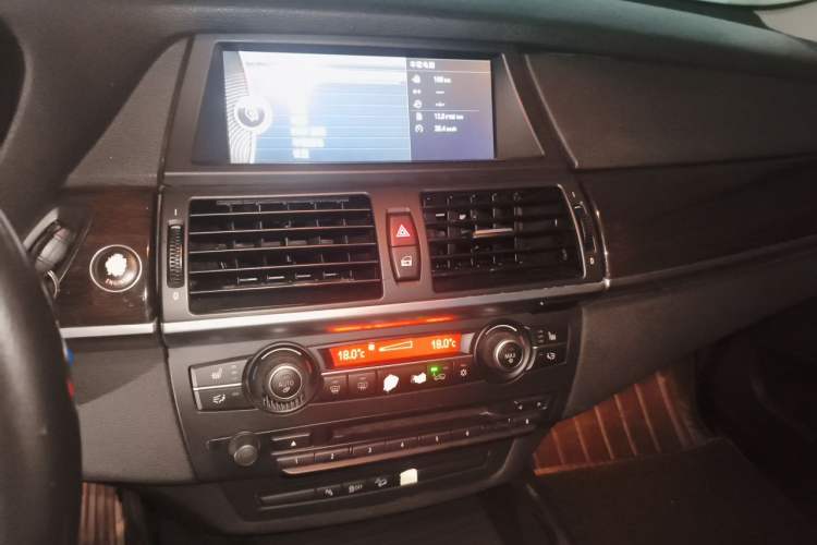 Used BMW X6 2011 xDrive35i Audio And AC Panel