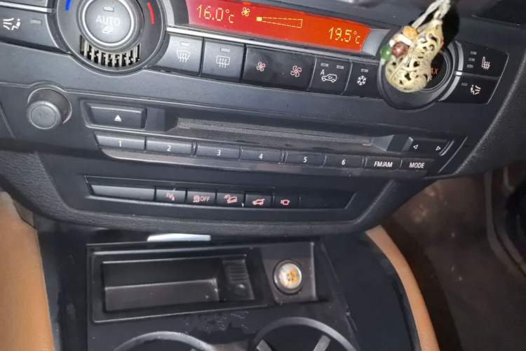 Used BMW X6 2011 xDrive35i Audio And AC Panel