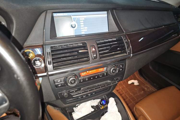 Used BMW X6 2011 xDrive35i Audio And AC Panel