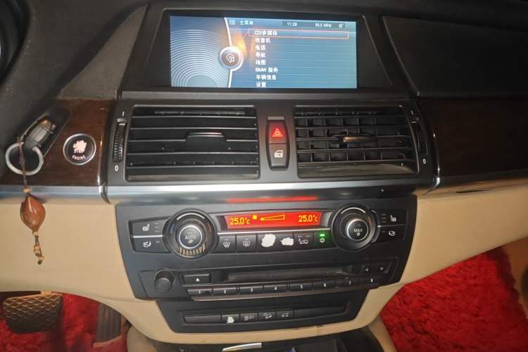Used BMW X6 2011 xDrive35i Audio And AC Panel