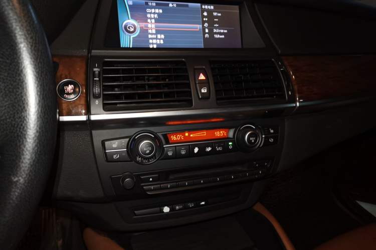 Used BMW X6 2011 xDrive35i Audio And AC Panel