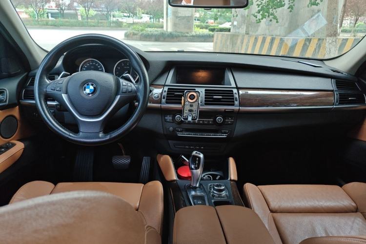 Used BMW X6 2011 xDrive35i Center Console