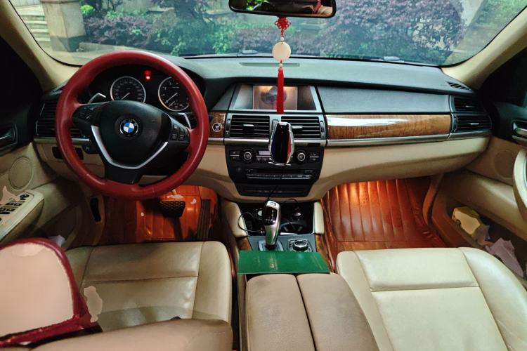 Used BMW X6 2011 xDrive35i Center Console