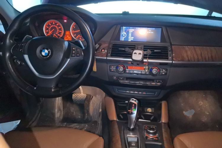 Used BMW X6 2011 xDrive35i Center Console