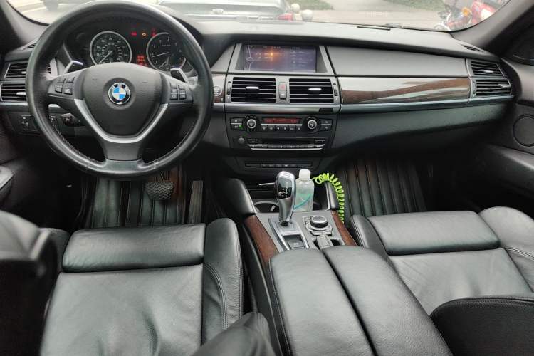 Used BMW X6 2011 xDrive35i Center Console
