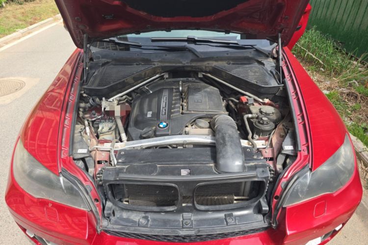 Used BMW X6 2011 xDrive35i Engine Bay