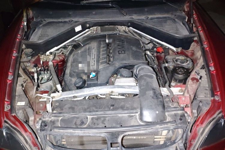 Used BMW X6 2011 xDrive35i Engine Bay
