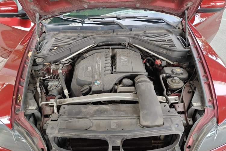 Used BMW X6 2011 xDrive35i Engine Bay