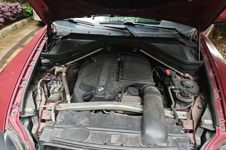 Used BMW X6 2011 xDrive35i Engine Bay