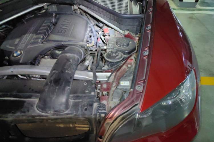 Used BMW X6 2011 xDrive35i Engine Bay Left