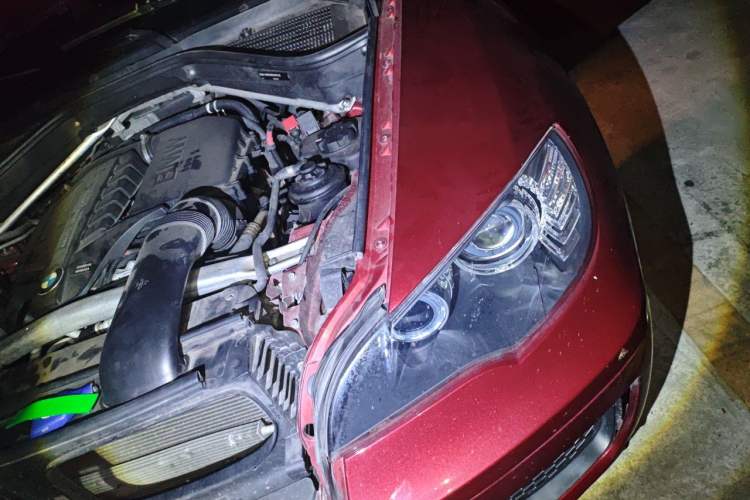 Used BMW X6 2011 xDrive35i Engine Bay Left