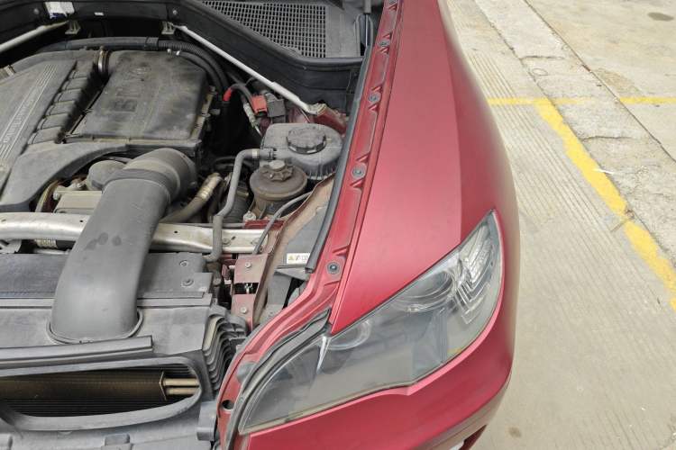Used BMW X6 2011 xDrive35i Engine Bay Left