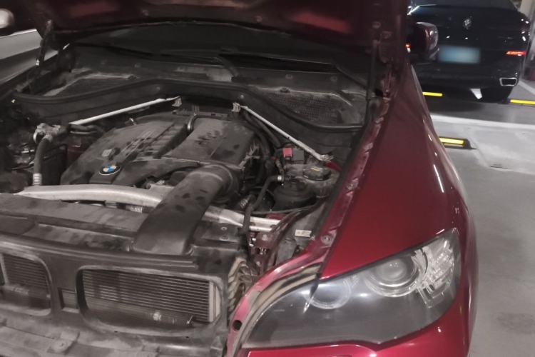 Used BMW X6 2011 xDrive35i Engine Bay Left