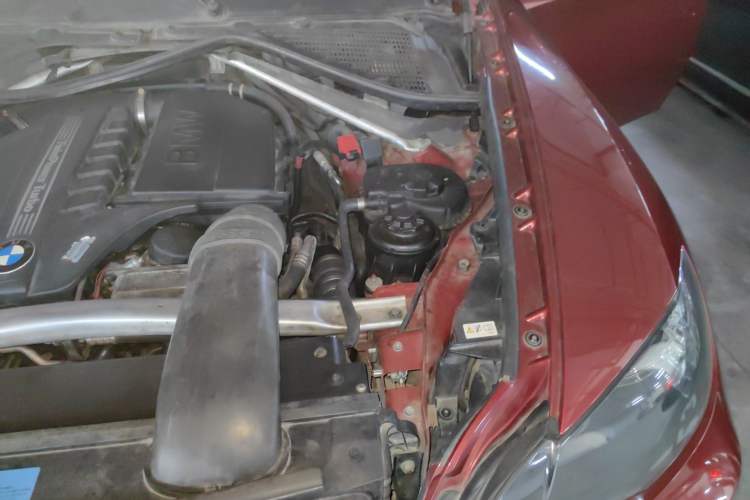 Used BMW X6 2011 xDrive50i Engine Bay Left