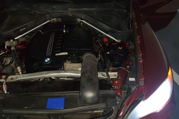 Used BMW X6 2011 xDrive35i Engine Bay Left