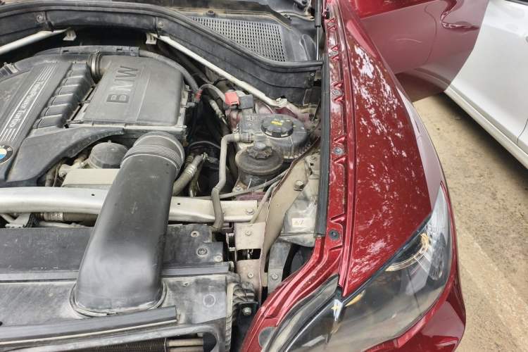 Used BMW X6 2011 xDrive35i Engine Bay Left