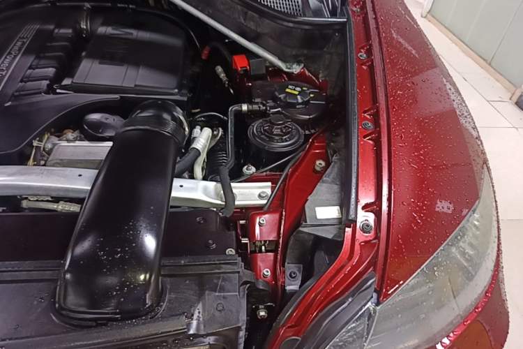Used BMW X6 2011 xDrive35i Engine Bay Left