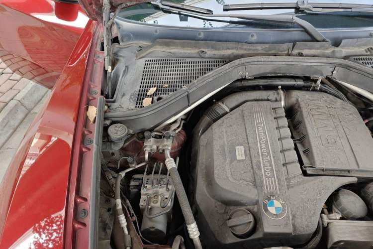 Used BMW X6 2011 xDrive35i Engine Bay Right