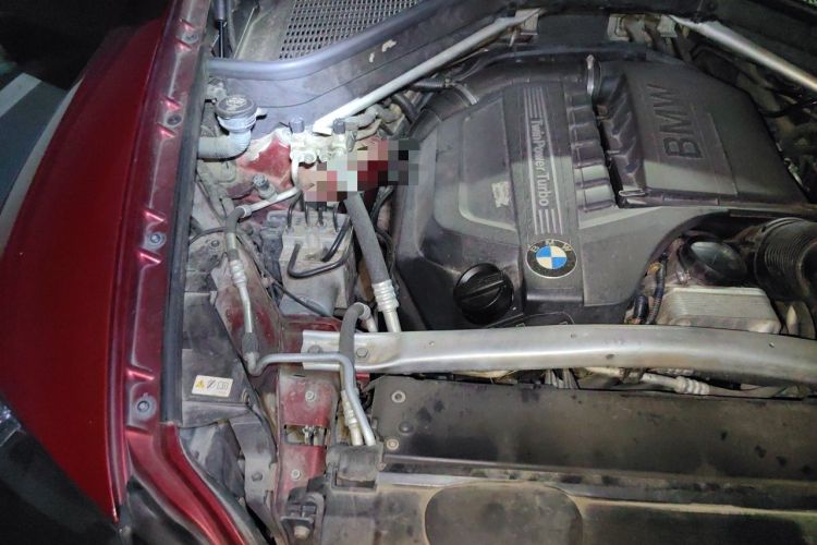 Used BMW X6 2011 xDrive35i Engine Bay Right
