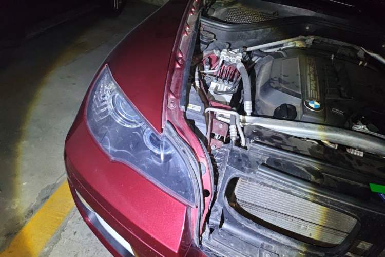 Used BMW X6 2011 xDrive35i Engine Bay Right