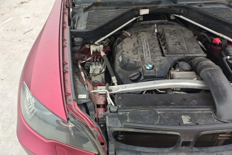 Used BMW X6 2011 xDrive35i Engine Bay Right