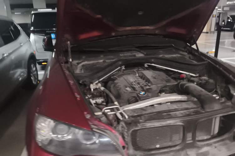 Used BMW X6 2011 xDrive35i Engine Bay Right